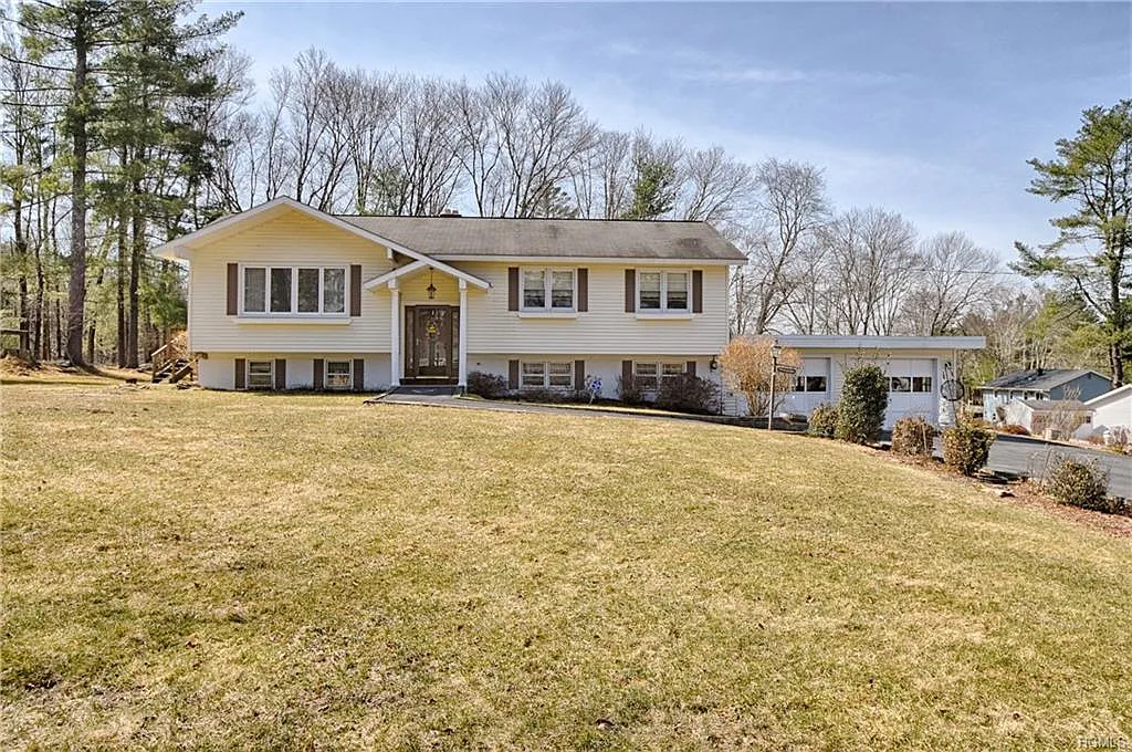 15 Black Brook Dr photo 1