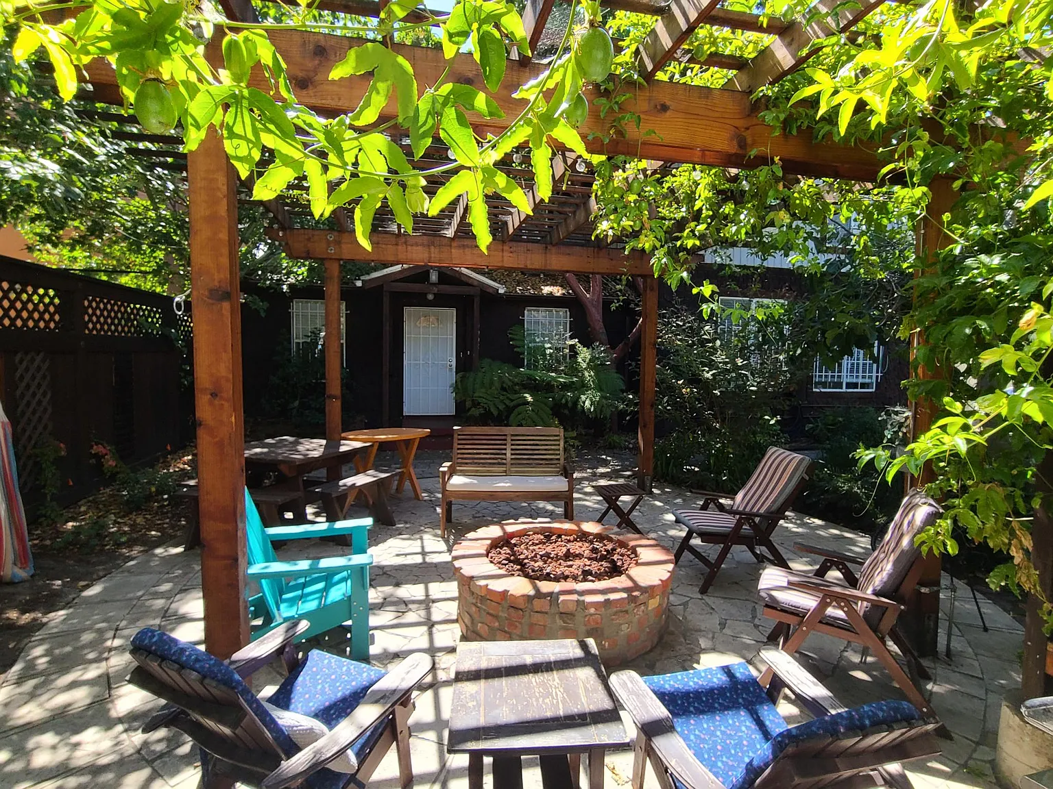 4015 Adeline St APT A photo 1