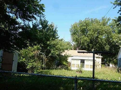 2nd image of 1940 S Spruce Ave