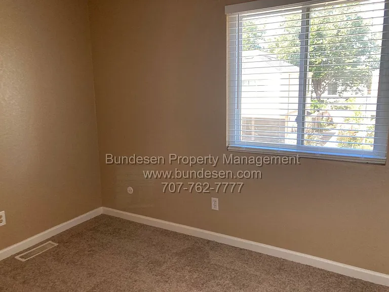 465 Enterprise Dr — Photo 16