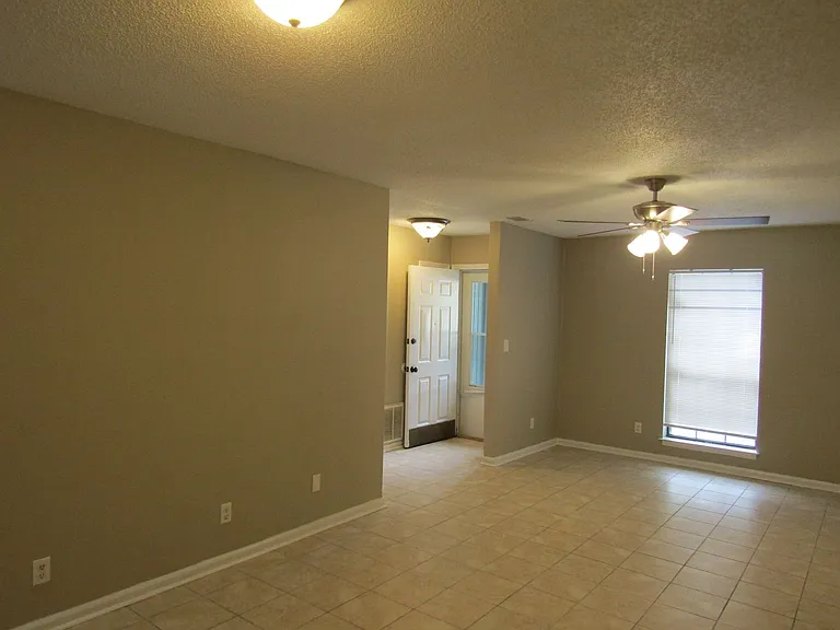 255 Garden Cir — Photo 5
