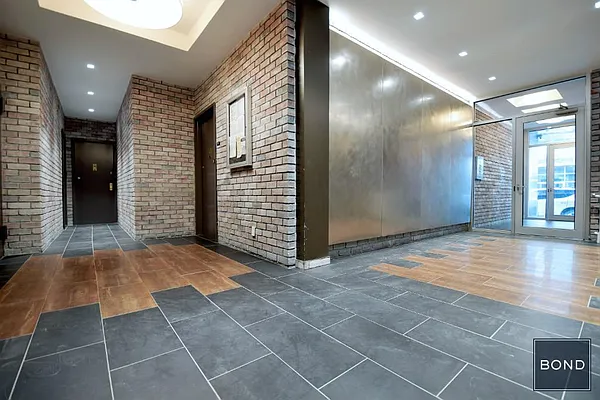 Rented by Bond New York | media 25