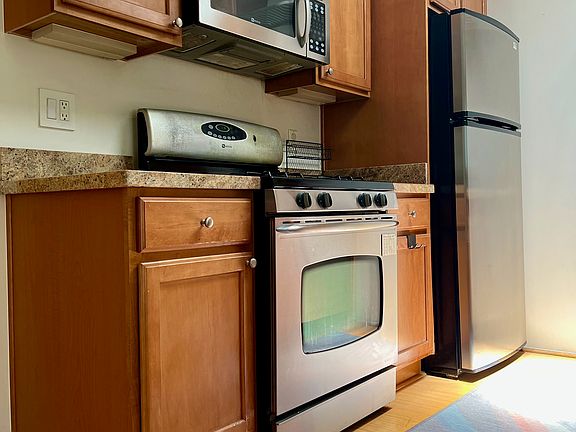 3rd image of 470 Clementina St Unit 301