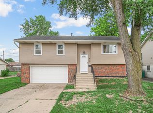 609 W Romeo Rd, Romeoville, IL 60446