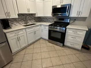 10473 Dearlove Rd APT 1, Glenview, IL 60025