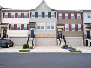 404 Tall Oaks Dr, Warminster, PA 18974