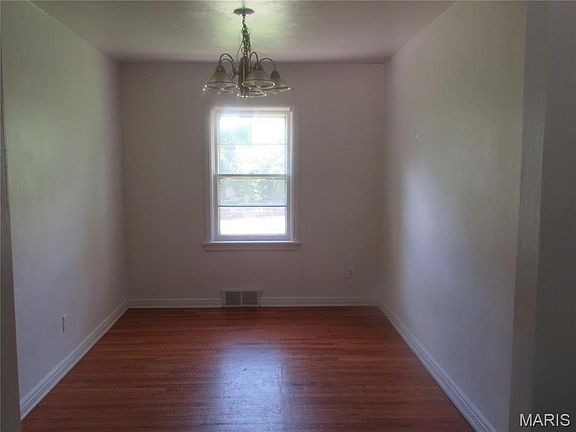4th image of 4409 Colonial Ave