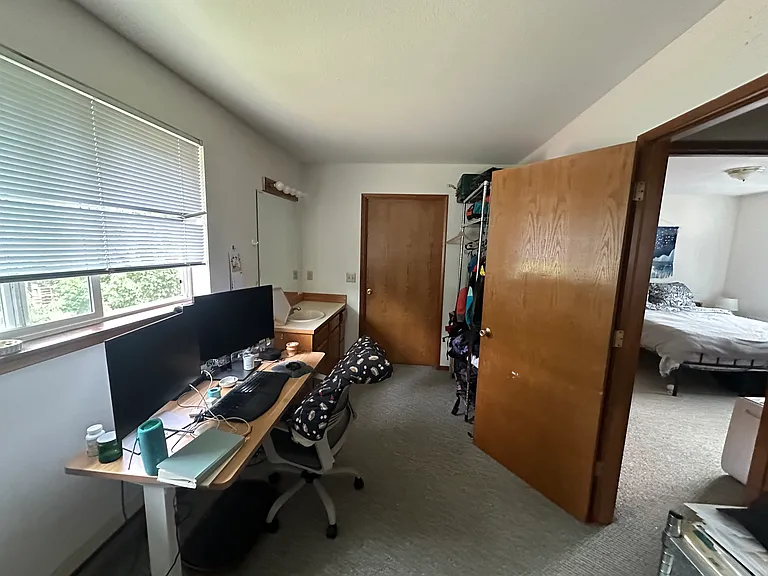 225 S 1st Ave — Photo 8