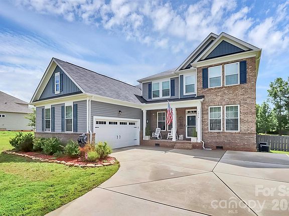 2nd image of 1014 Willow Grove Ln