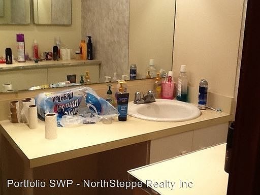 5th image of 240 W 8th Ave APT T