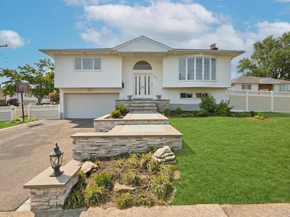 341 Green Court, Oceanside, NY 11572