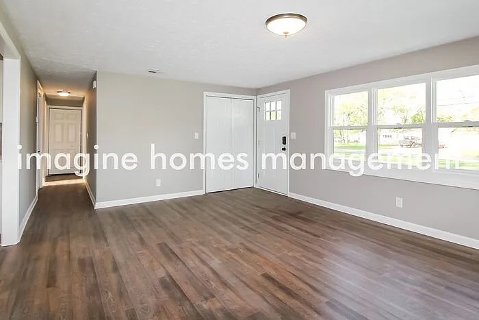 9336 Mount Vernon Dr — Photo 3
