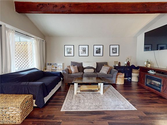 3rd image of 8379 Mentorwood Dr
