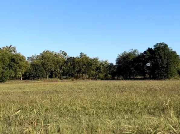 001 S 70th Road, Bolivar, MO 65613