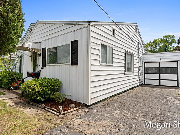 2nd image of 2557 Crozier Ave