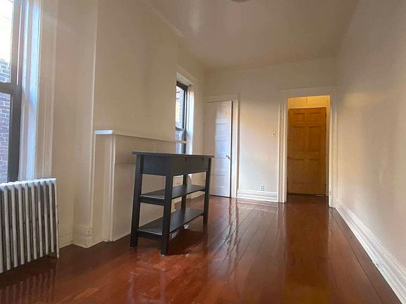 2nd image of 433 Lincoln Pl APT 3L