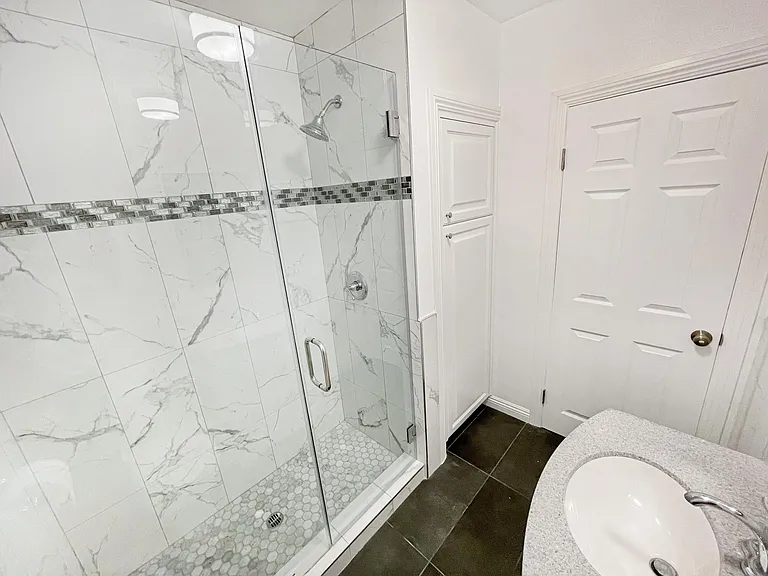 1321 N Pass Ave — Photo 15