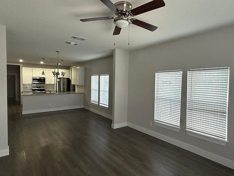 1201 S Palmetto — Photo 4
