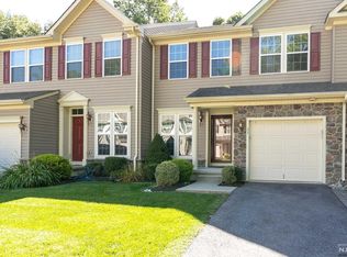 33 Village Ln, Sparta, NJ 07871