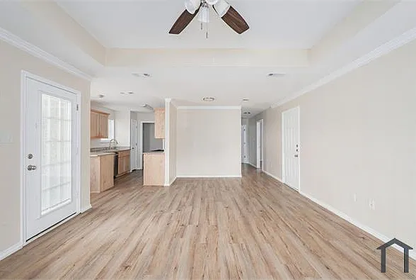 3 bed, 1345 sqft, $1,695 — Photo 4