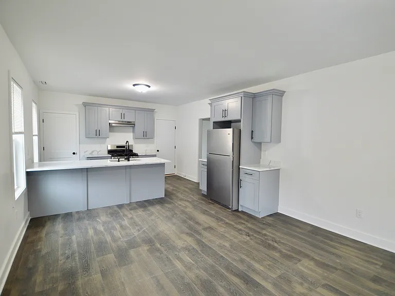 21 Nichols St — Photo 4