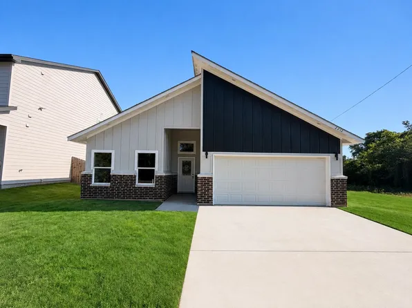 2212 Polk St, Greenville, TX 75401