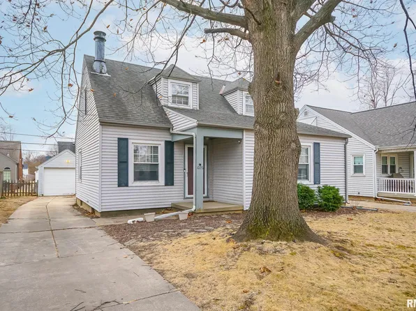 1026 E Richwoods Blvd, Peoria, IL 61603