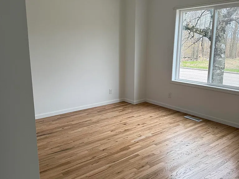 332 2nd St #332 — Photo 9