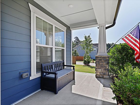 4th image of 111 Mayweed Dr