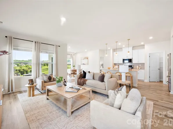 4522 Bright Rd, Charlotte, NC 28214