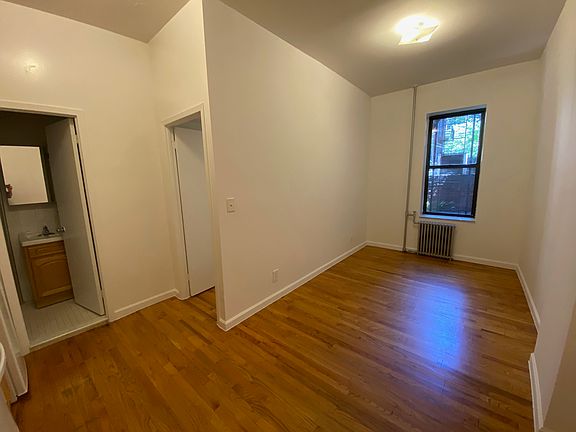 2nd image of 179 Prince St APT 1