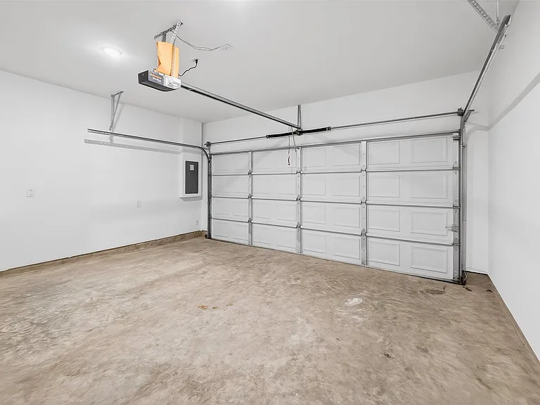 3003A Delano St — Photo 10