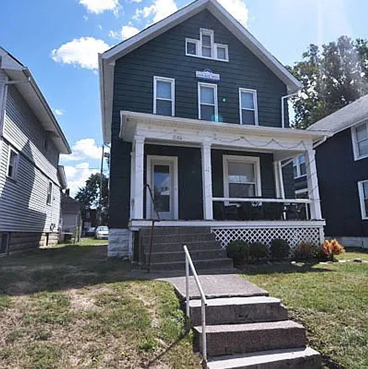2166 Indianola Ave