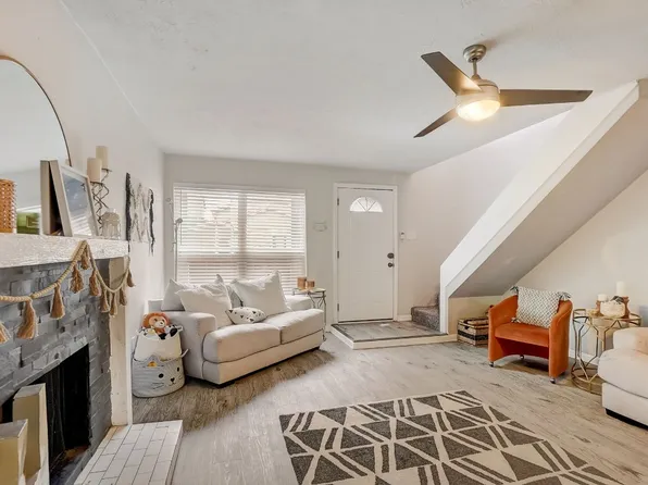 2108 Via Madonna, Carrollton, TX 75006