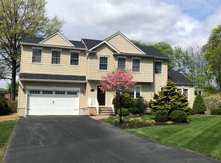 49 Washburn Rd, Pompton Plains, NJ 07444