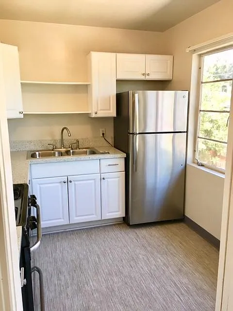 2 bed, 848 sqft, $2,395 — Photo 3