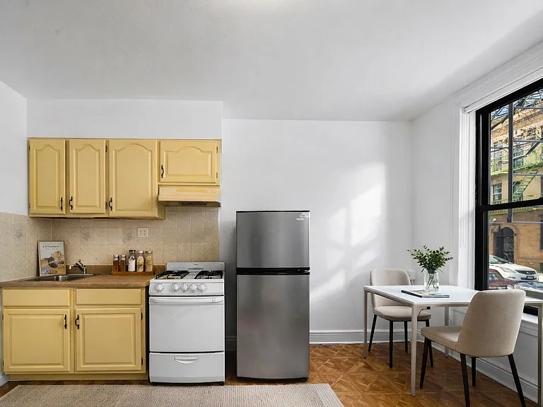 363 Edgecombe Ave #1 — Photo 2