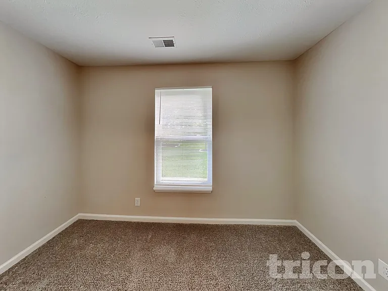 5353 Shamus Dr — Photo 13