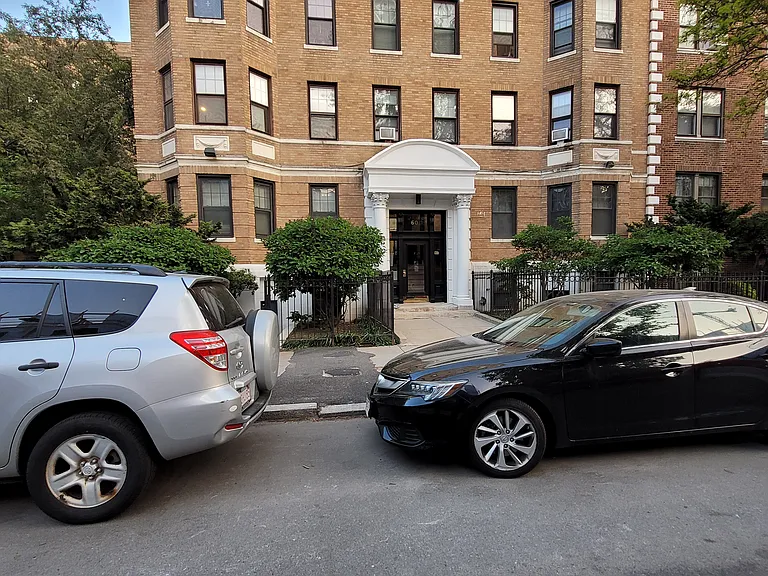 60 Queensberry St #A-1 — Photo 3
