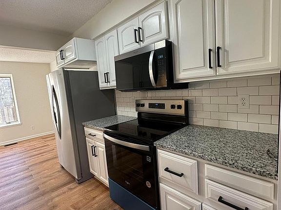 5th image of 862 Tamara Dr N