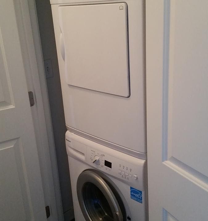 2nd image of 348 N Ivy St APT B