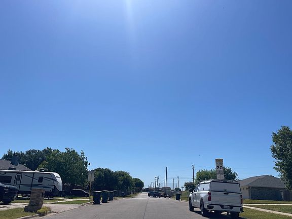 4th image of 501 Weiss Dr