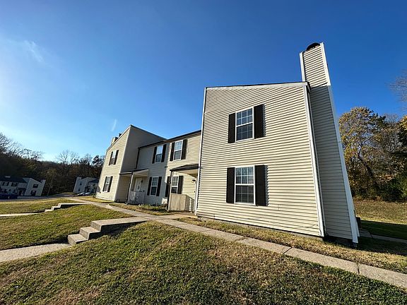 3rd image of 103 Kingsbury Ct #103D