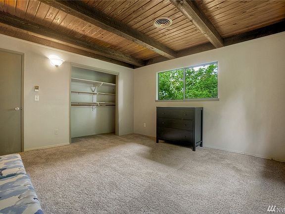 4th image of 8319 Valley Ave E