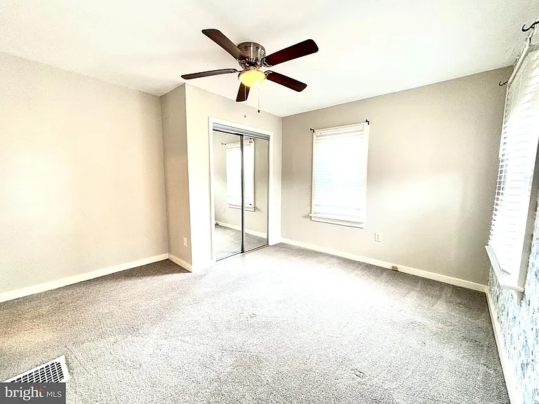 425 Juniper St — Photo 18