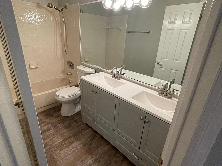 937 Birmingham Ct #105 — Photo 15