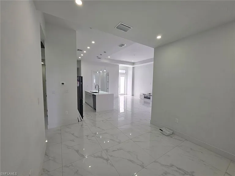331 Nelson Rd N — Photo 12
