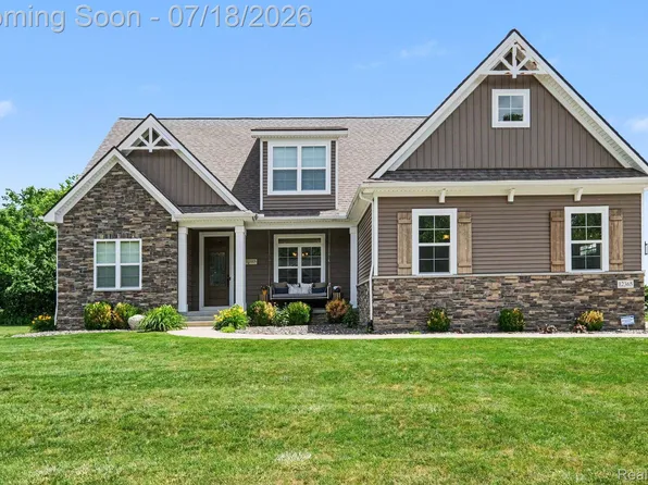 12365 Sugar Maple Dr, Fenton, MI 48430