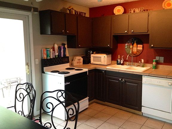 5th image of 810 Applewood Dr
