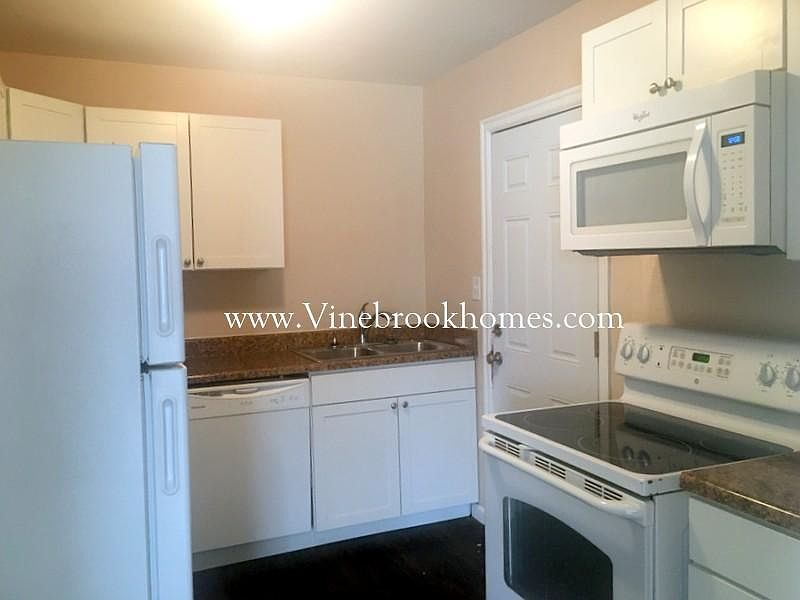 1st image of 300 N Elm Ave
